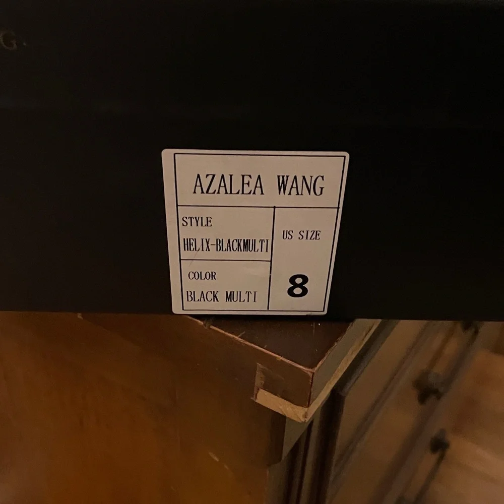 Black Patent Leather Heeled Boots with Leaf Design - Picture 4 of 6